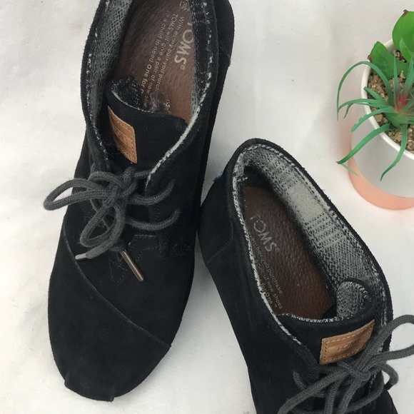 SOLD-TOMS 'Desert' black lace up booties Size 10 - Picture 5 of 8